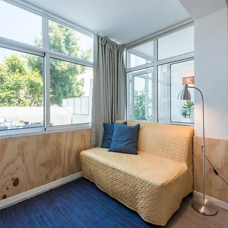 Guestready - Sunny Patio Paradise In דירה *