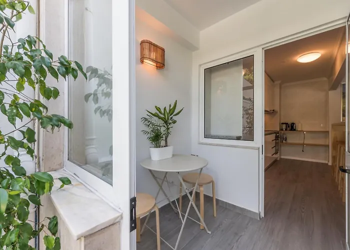 Apartmán Guestready - Sunny Patio Paradise In